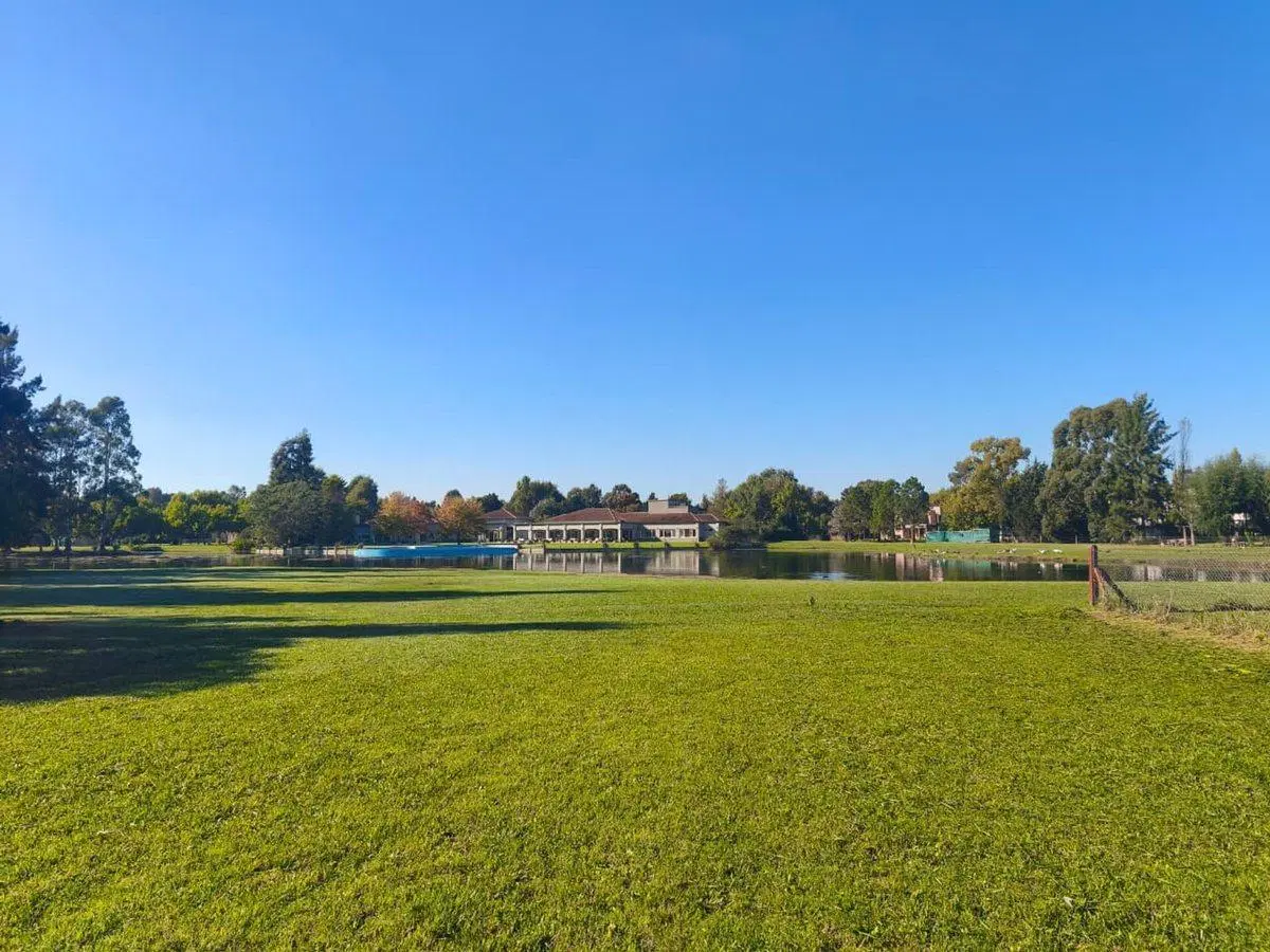 LOTE EN VENTA FRENTE A LA LAGUNA MIRALAGOS RUTA 2 8