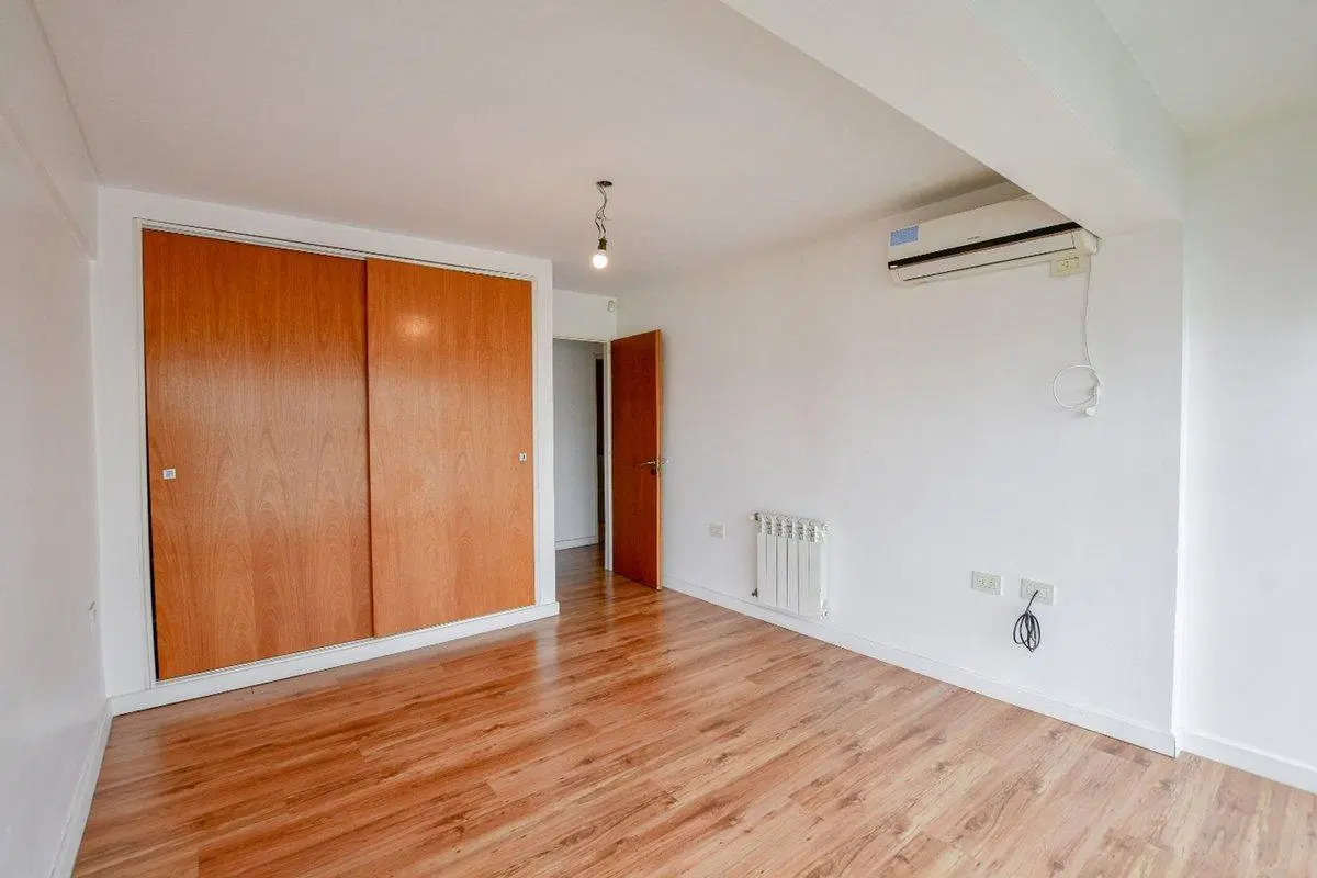 DEPARTAMENTO EN VENTA LA PLATA PISO 2 DORMITORIOS 5