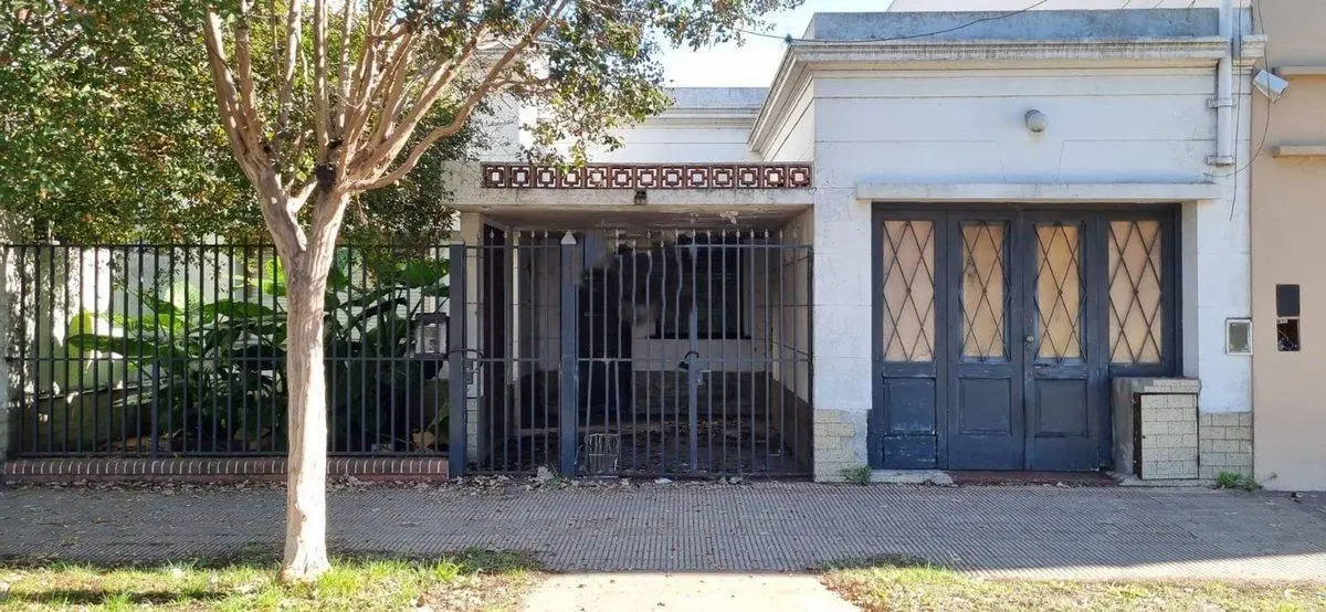 CASA EN VENTA LOS HORNOS POSIBLE COMERCIO 2
