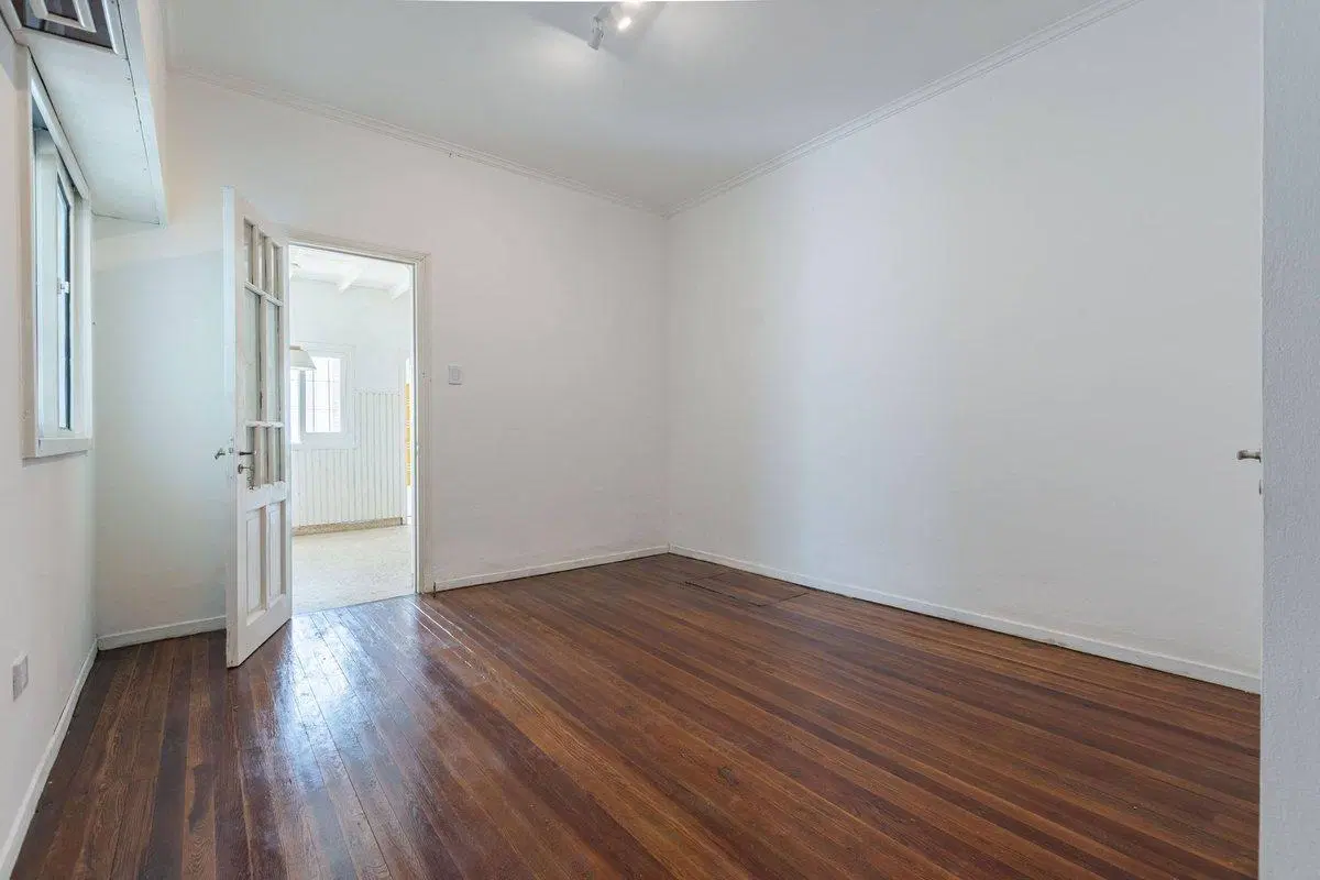 CASA EN VENTA LA PLATA 3 DORMITORIOS COCHERA 8
