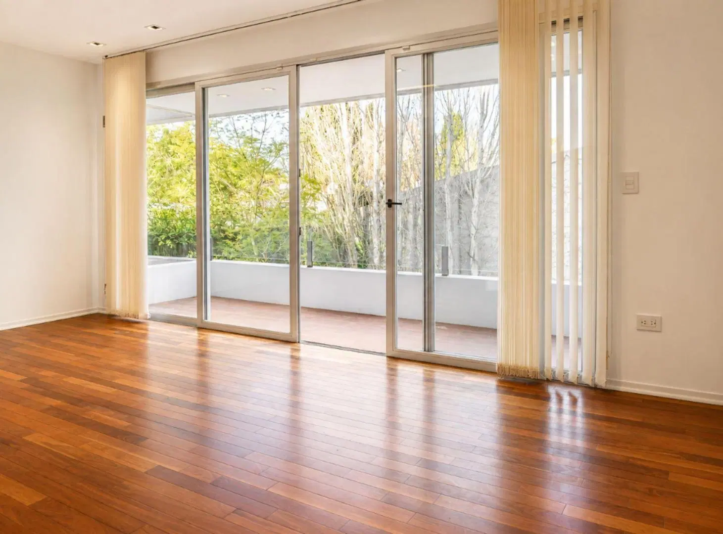 DEPARTAMENTO EN VENTA CITY BELL CON COCHERA 8