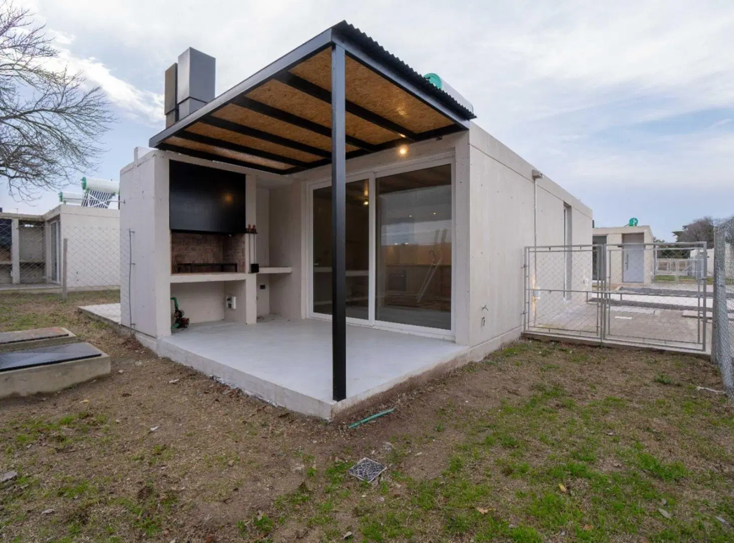 CASA EN VENTA EN COMPLEJO CERRADO "BRUK" 5