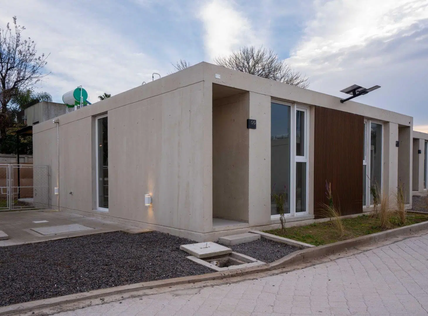 CASA EN VENTA EN COMPLEJO CERRADO "BRUK" 8