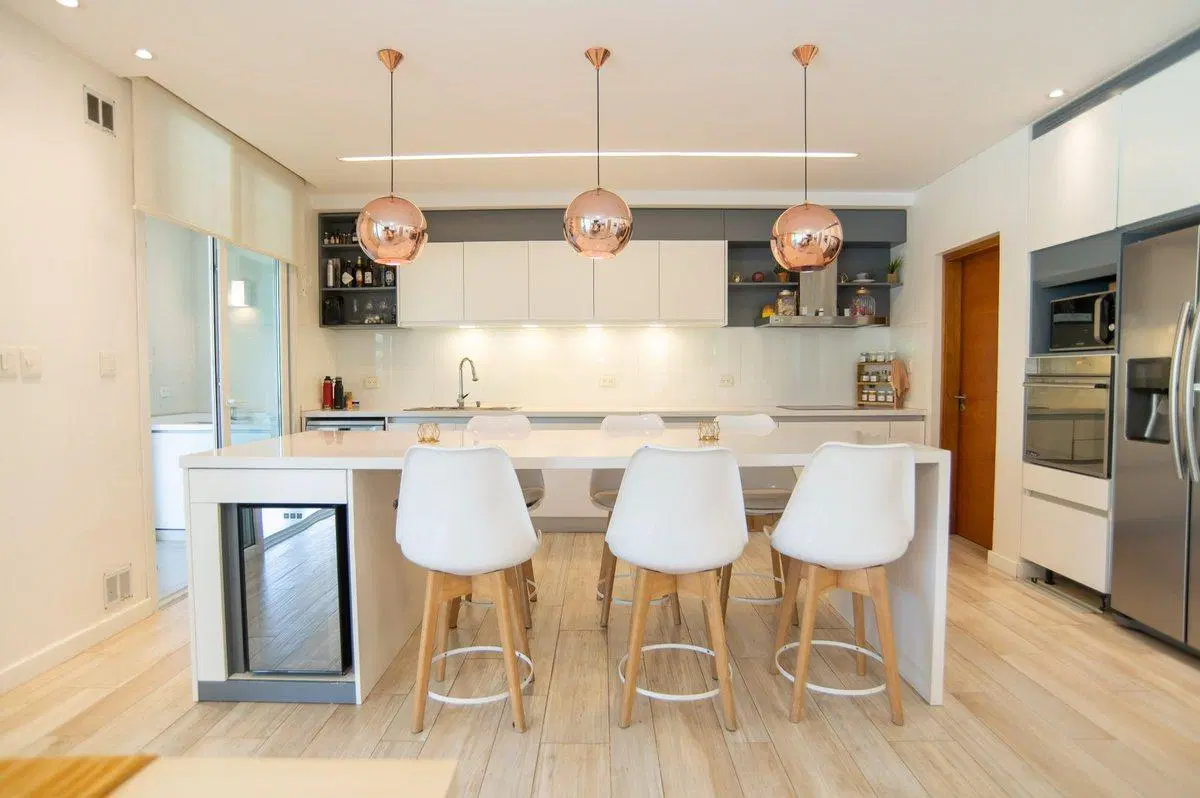 Casa en Venta  Gonnet 4 dormitorios y pileta 3