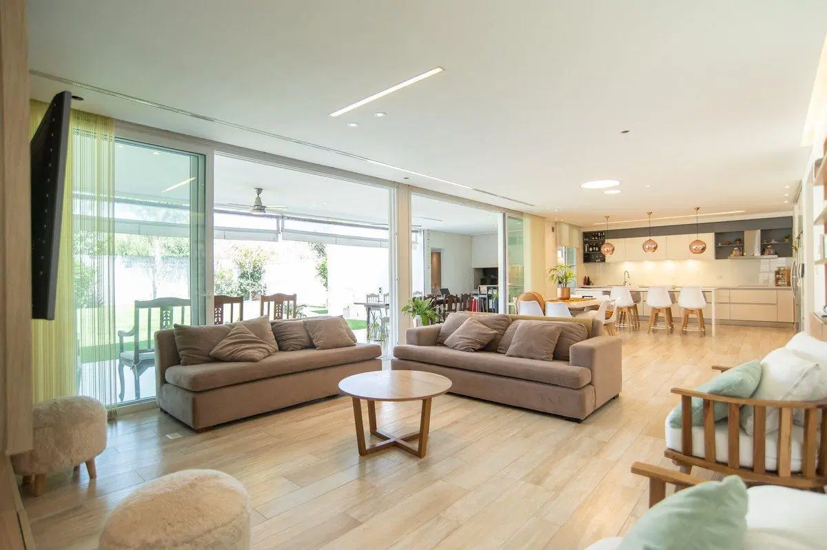Casa en Venta  Gonnet 4 dormitorios y pileta 2