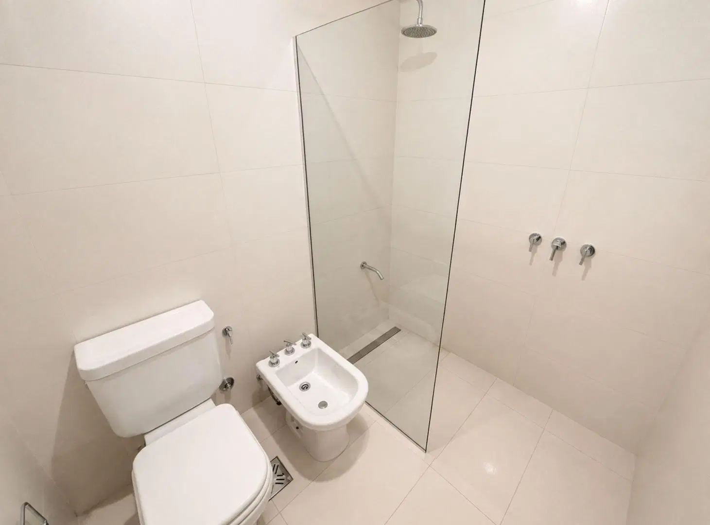 CASA VENTA GONNET 1 DORMITORIO COCHERA A ESTRENAR 5