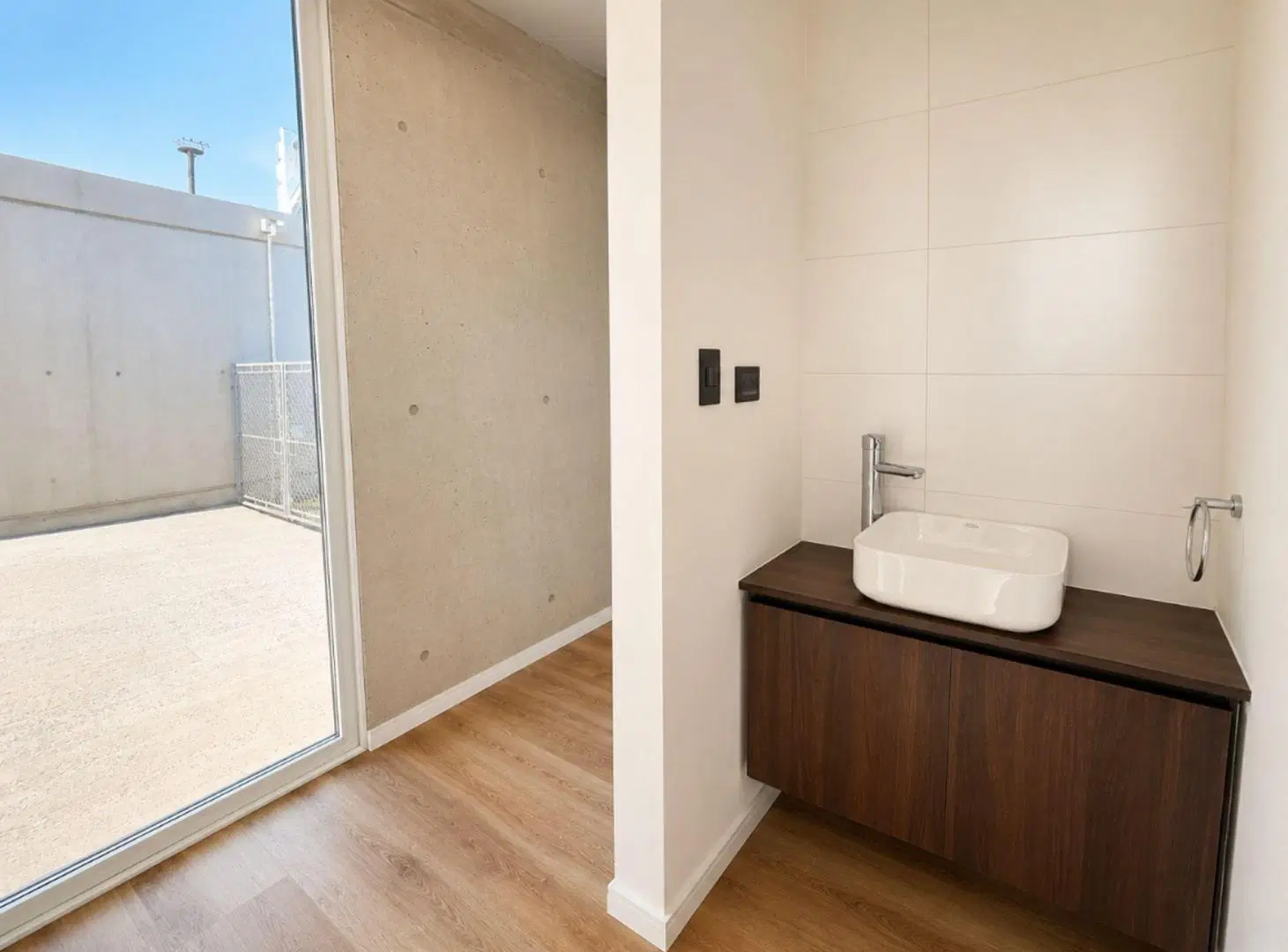 CASA VENTA GONNET 1 DORMITORIO COCHERA A ESTRENAR 3