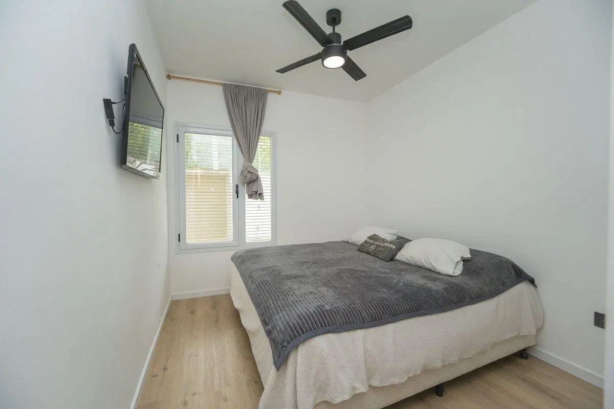 CASA EN VENTA LA PLATA 3 DORMITORIOS AMPLIO PARQUE 2