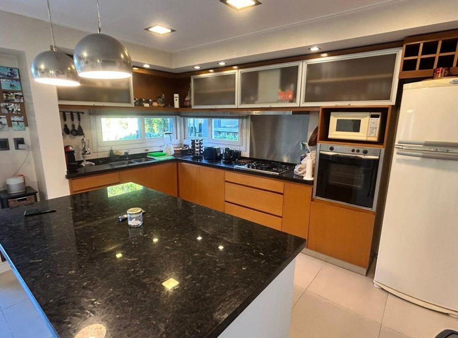 Foto de CASA EN VENTA VILLA ELISA 3 DORMITORIOS PARQUE, imagen 3