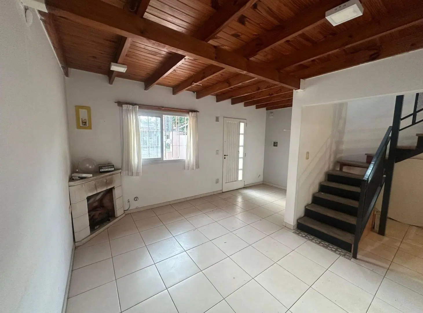 CASA DUPLEX EN VENTA LA PLATA 3 DORMITORIOS PARQUE 8