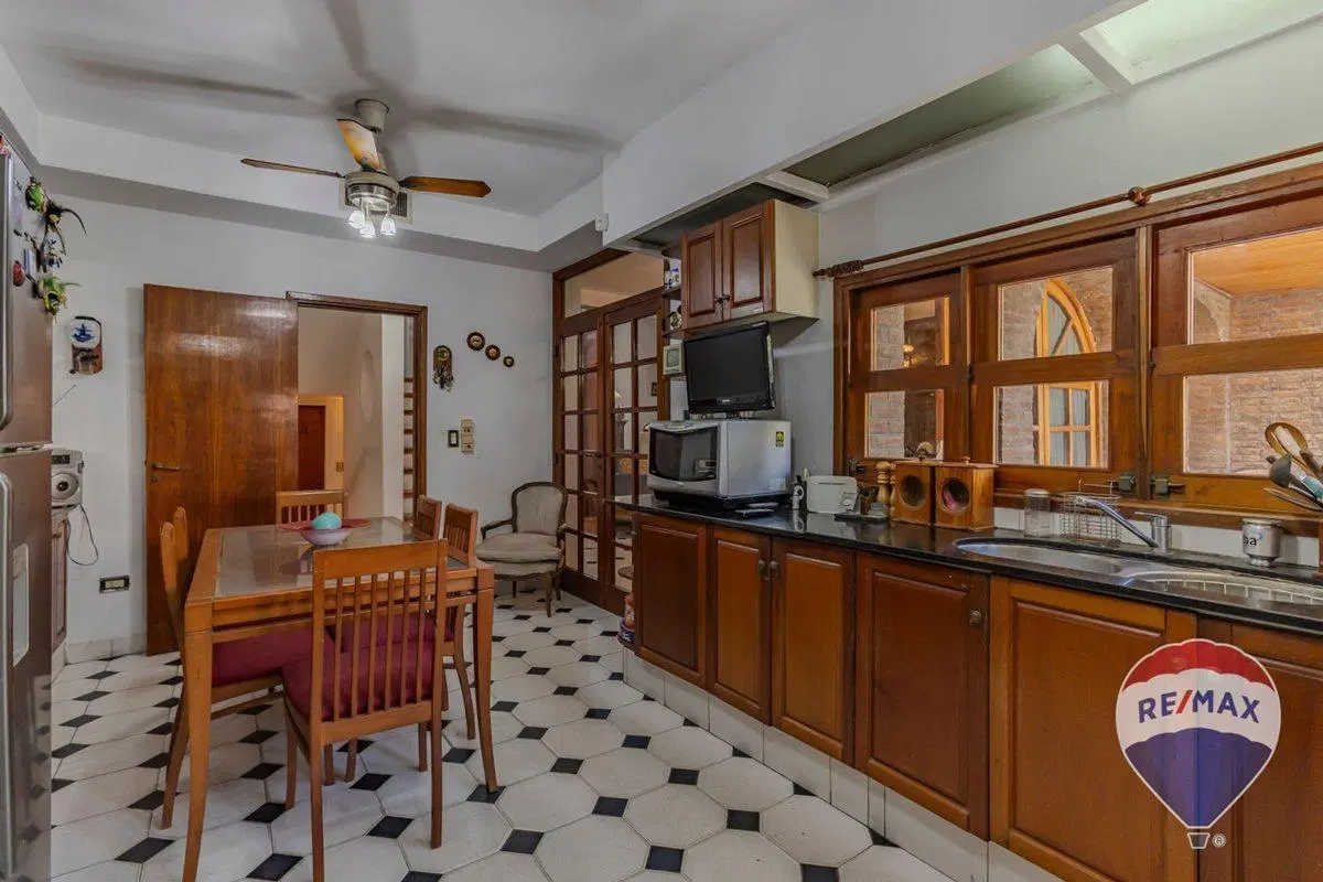 CASAS EN VENTA LA PLATA DE 3 DORMITORIOS 4