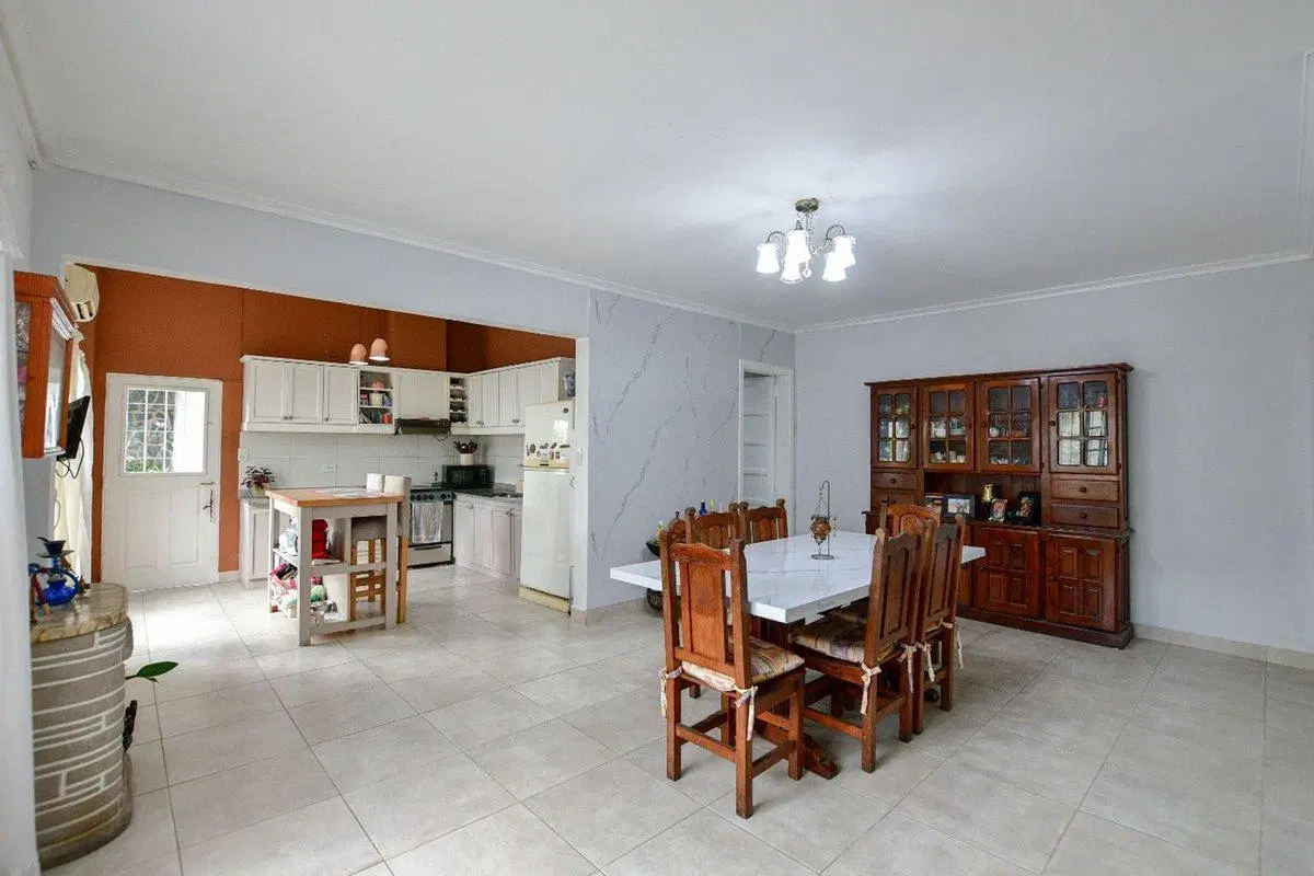 CASA EN VENTA TOLOSA LA PLATA 3 DORMITORIOS 3