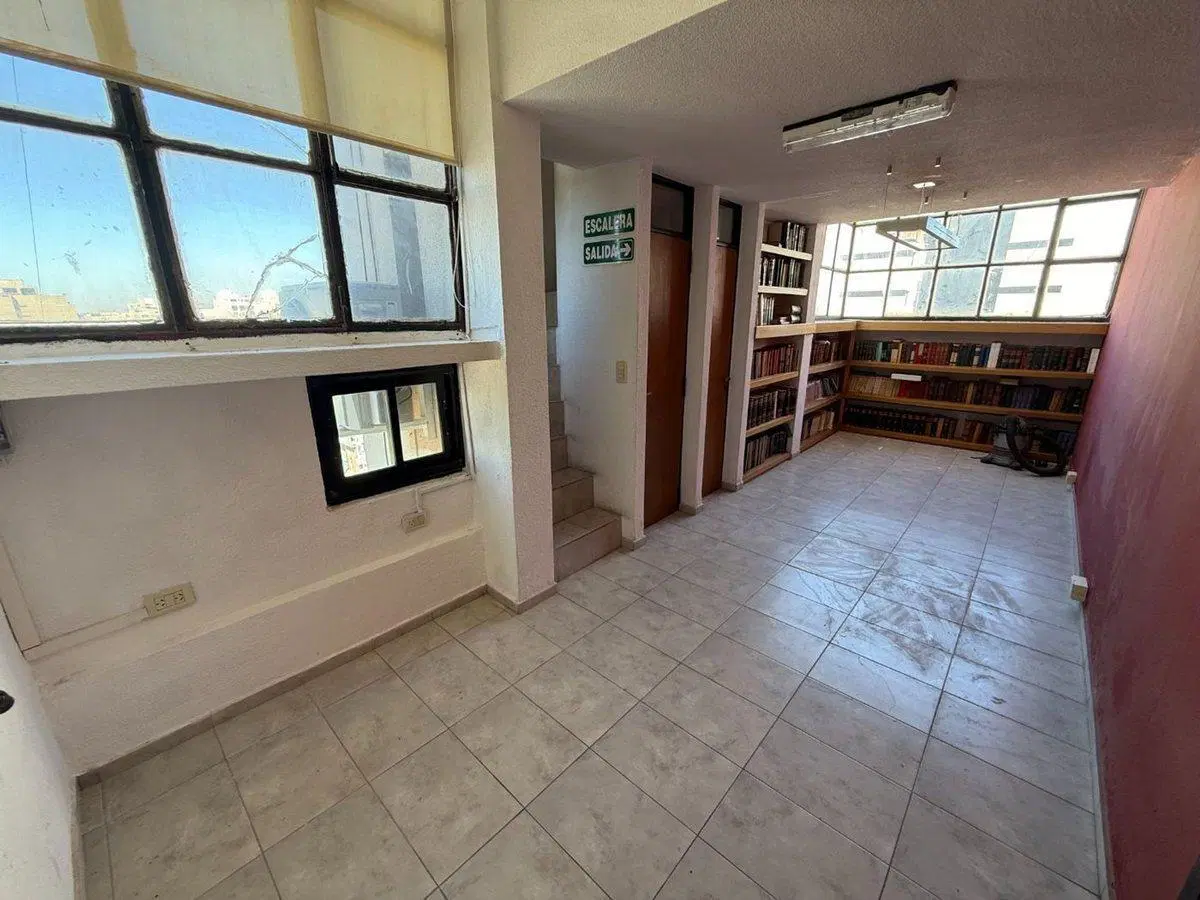 Oficina en venta en La Plata 5