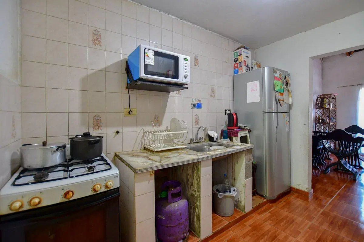 CASA EN VENTA HERNANDEZ 4 DORMITORIOS MAS LOCAL 8