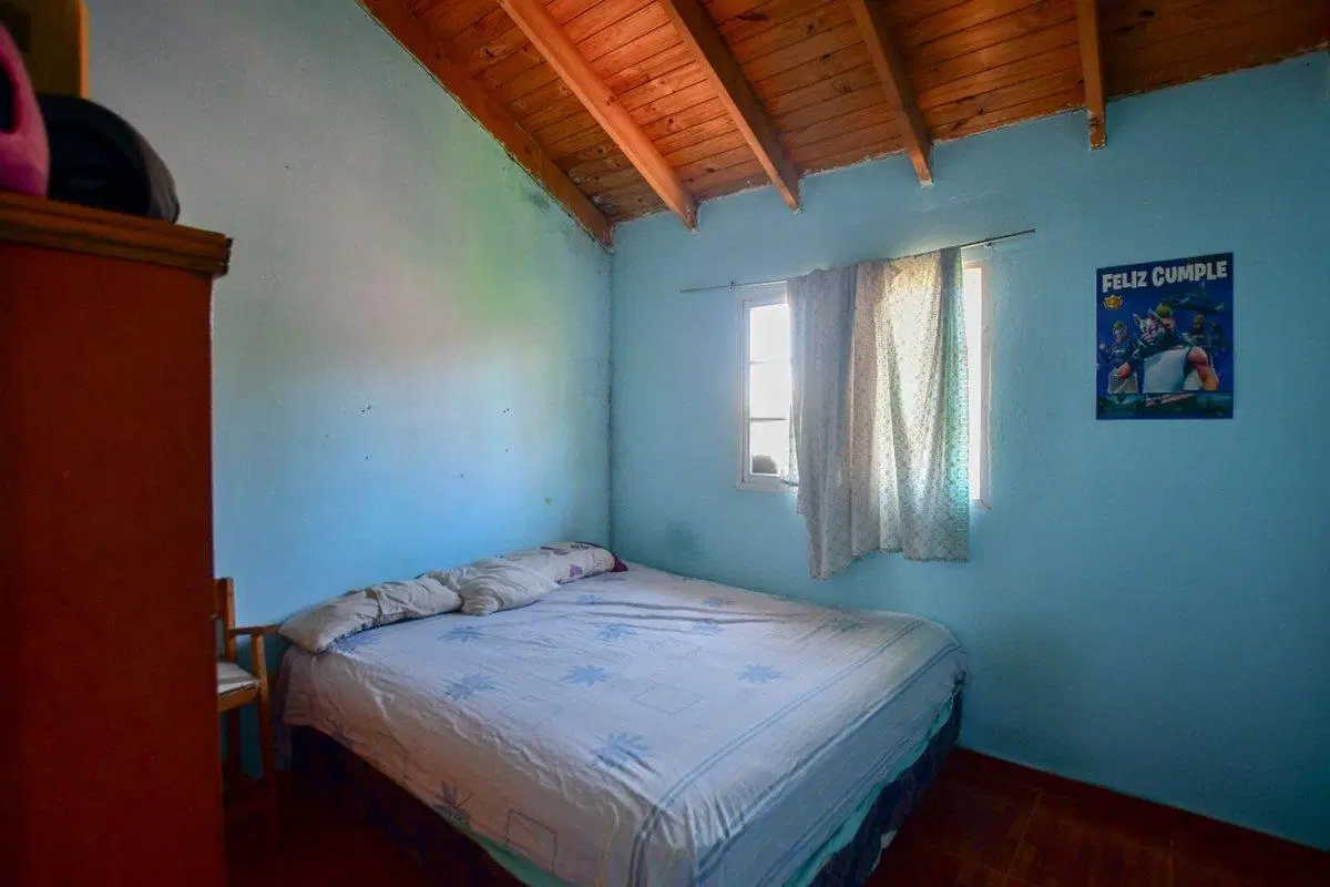 CASA EN VENTA HERNANDEZ 4 DORMITORIOS MAS LOCAL 4