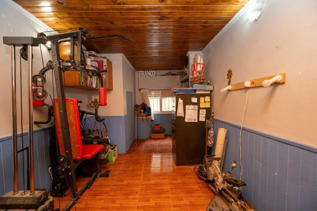CASA EN VENTA VILLA ELISA 4 DORMITORIOS COCHERA 8