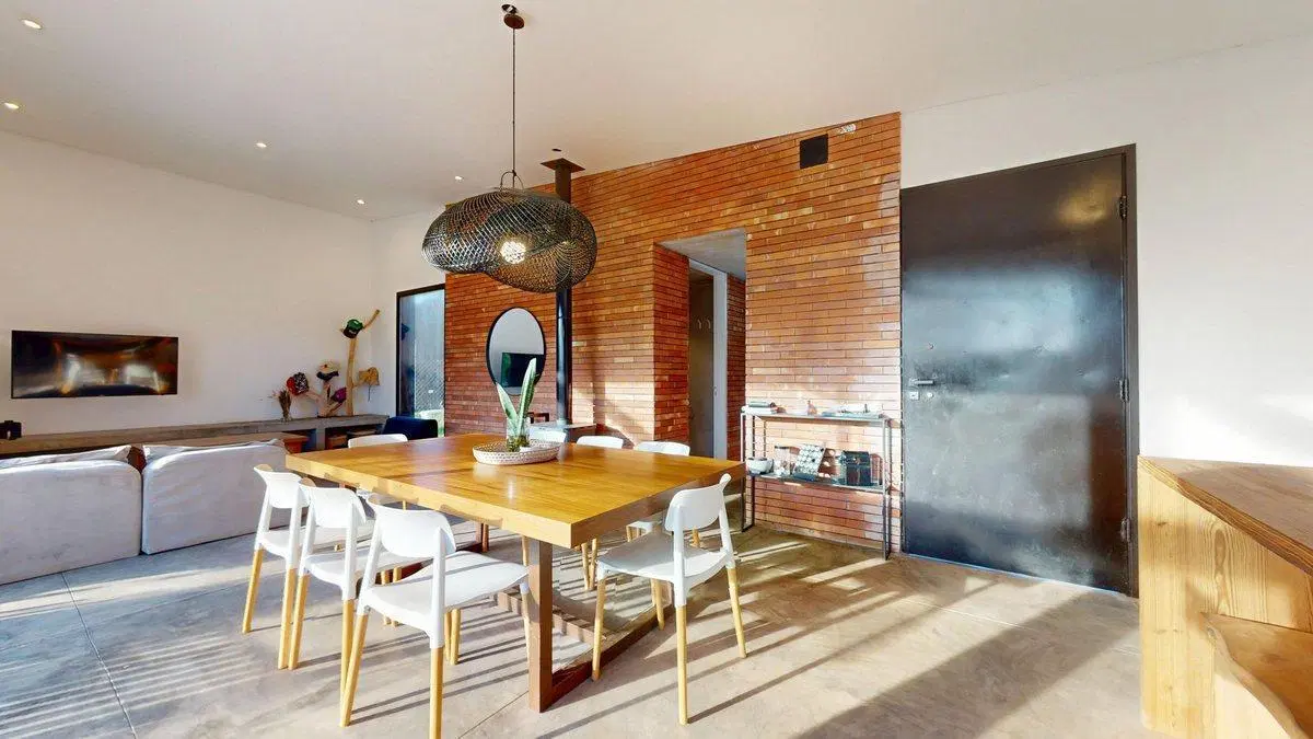 CASA EN VENTA CITY BELL 2 DORMITORIOS CON PARQUE 2