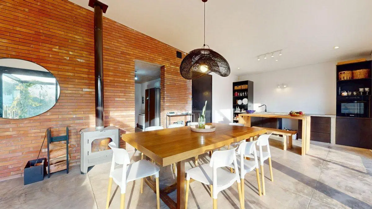CASA EN VENTA CITY BELL 2 DORMITORIOS CON PARQUE 5