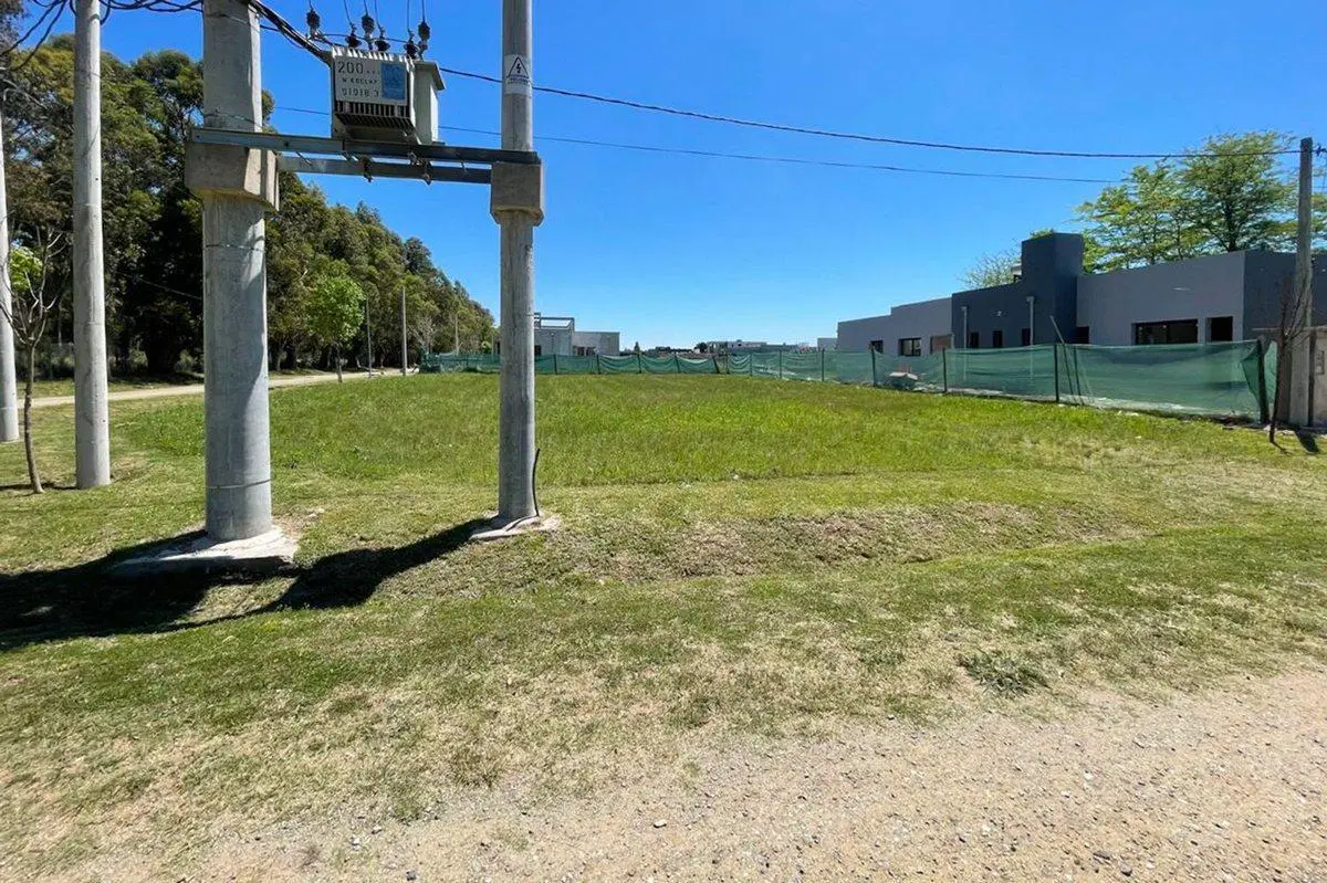 LOTE EN VENTA CITY BELL BARRIO LAS CAROLINAS 2