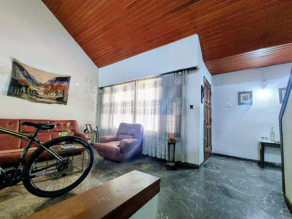 CASA EN VENTA LA PLATA A REFACCIONAR BARRIO NORTE 2