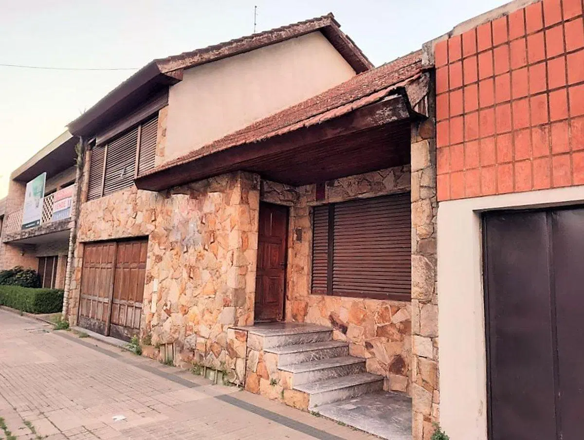 CASA EN VENTA LA PLATA A REFACCIONAR BARRIO NORTE 5