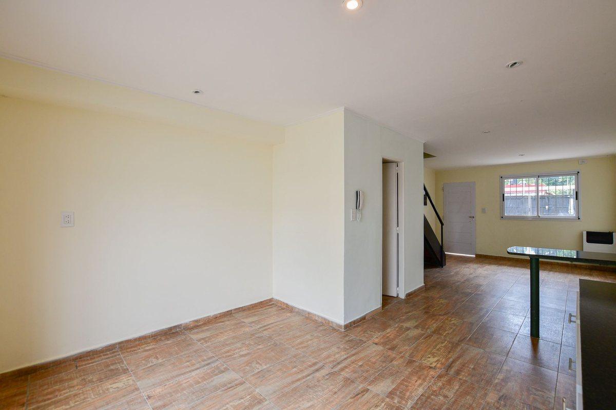 Foto de DUPLEX EN VENTA LA PLATA 2 DORMITORIOS PARQUE, imagen 4