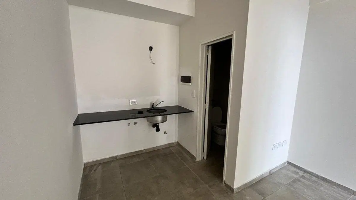 LOCAL EN VENTA LA PLATA 3