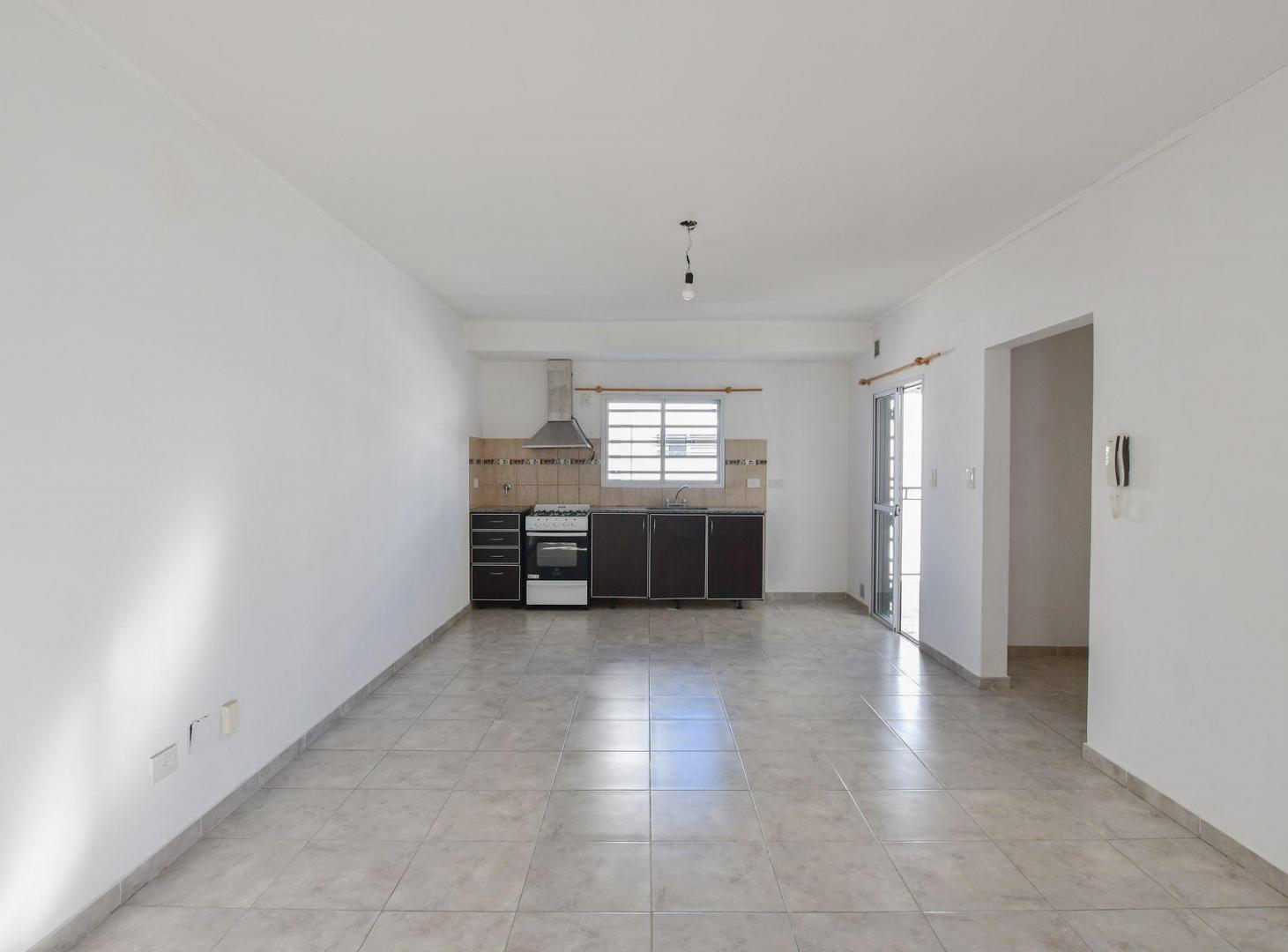 Foto de DEPARTAMENTO EN VENTA EN LA PLATA CON COCHERA, imagen 3