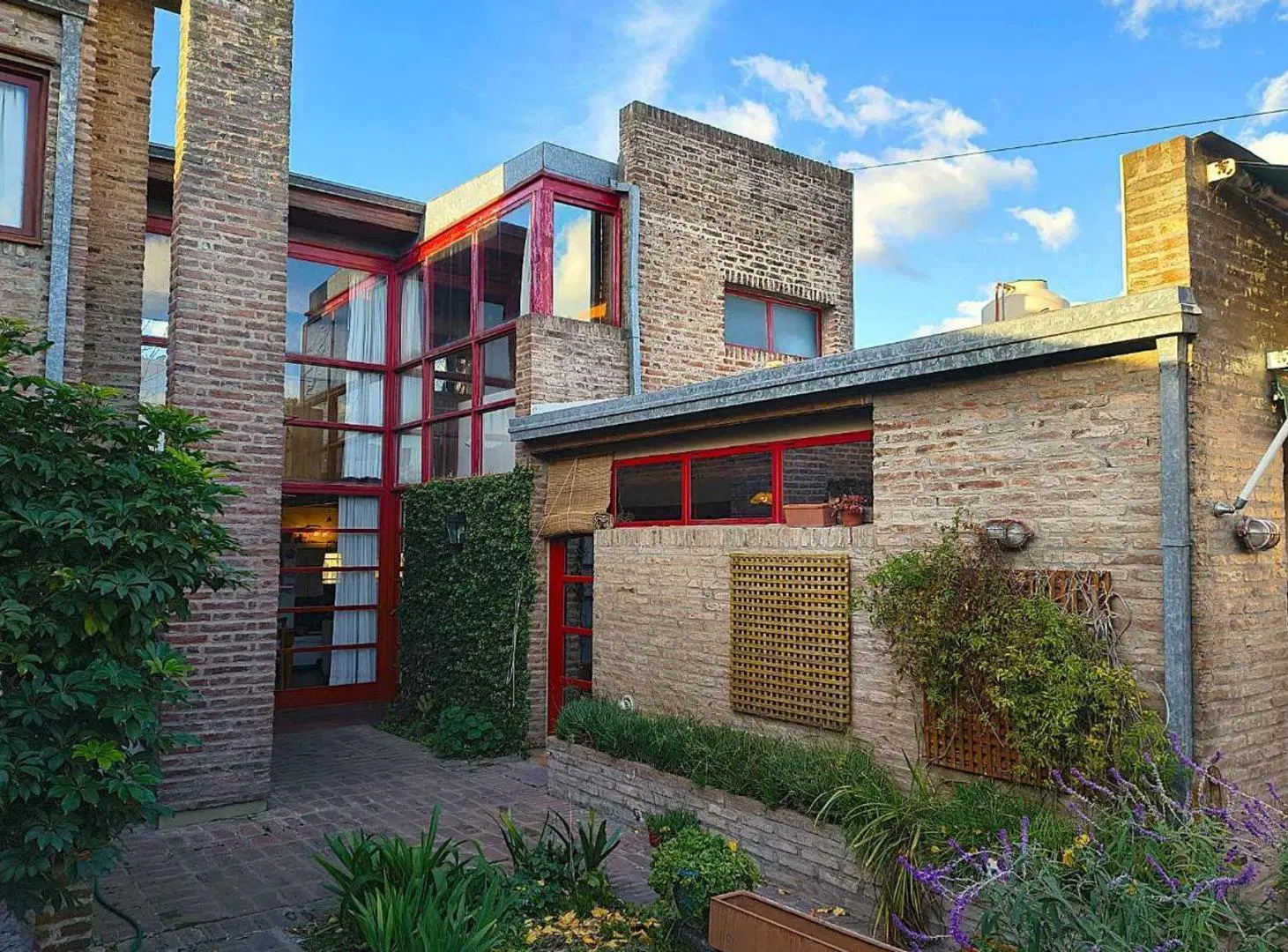 CASA EN VENTA EN BLOQUE EN LA PLATA LOS HORNOS 2