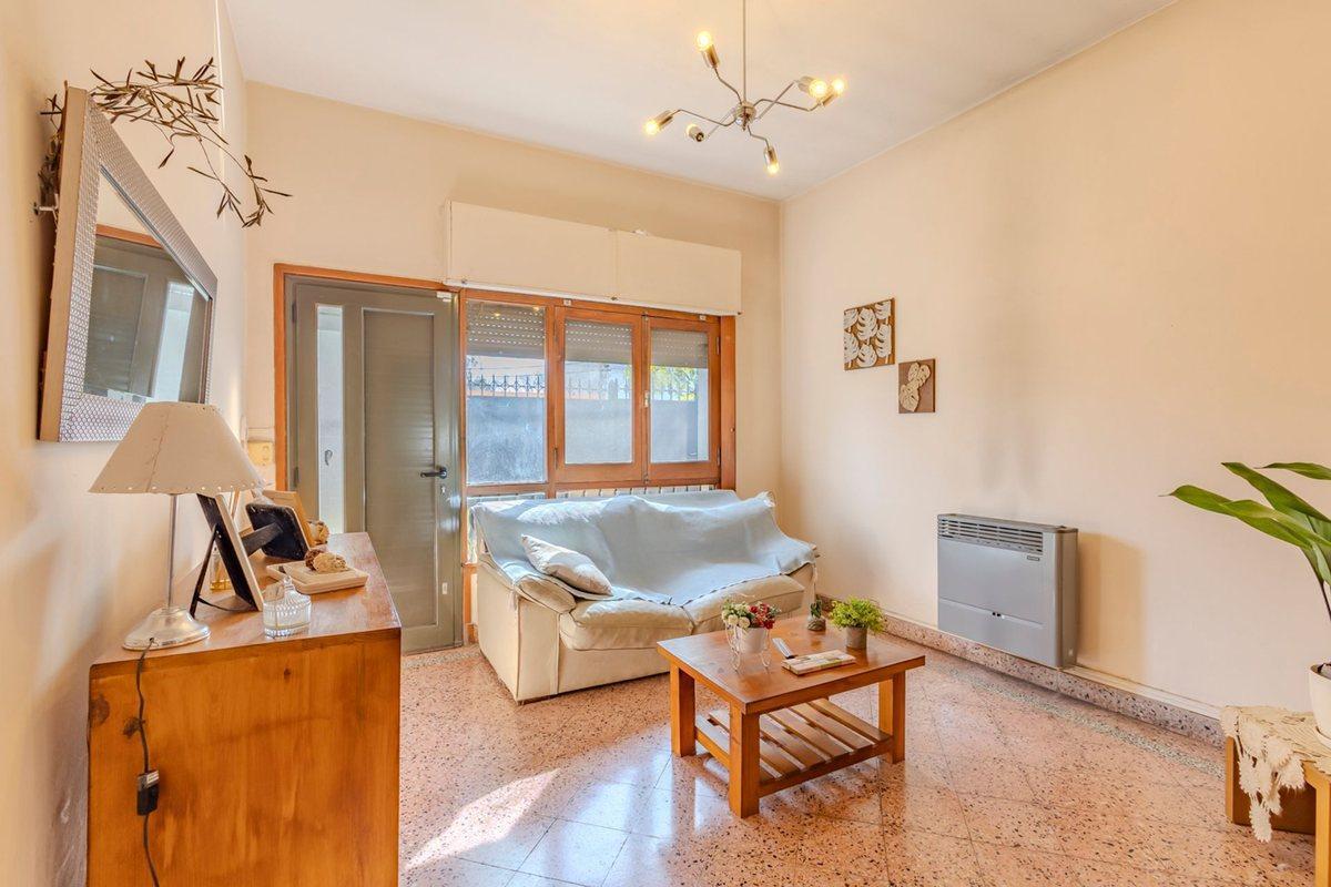 Casa en venta en Los Hornos 2 dormitorios