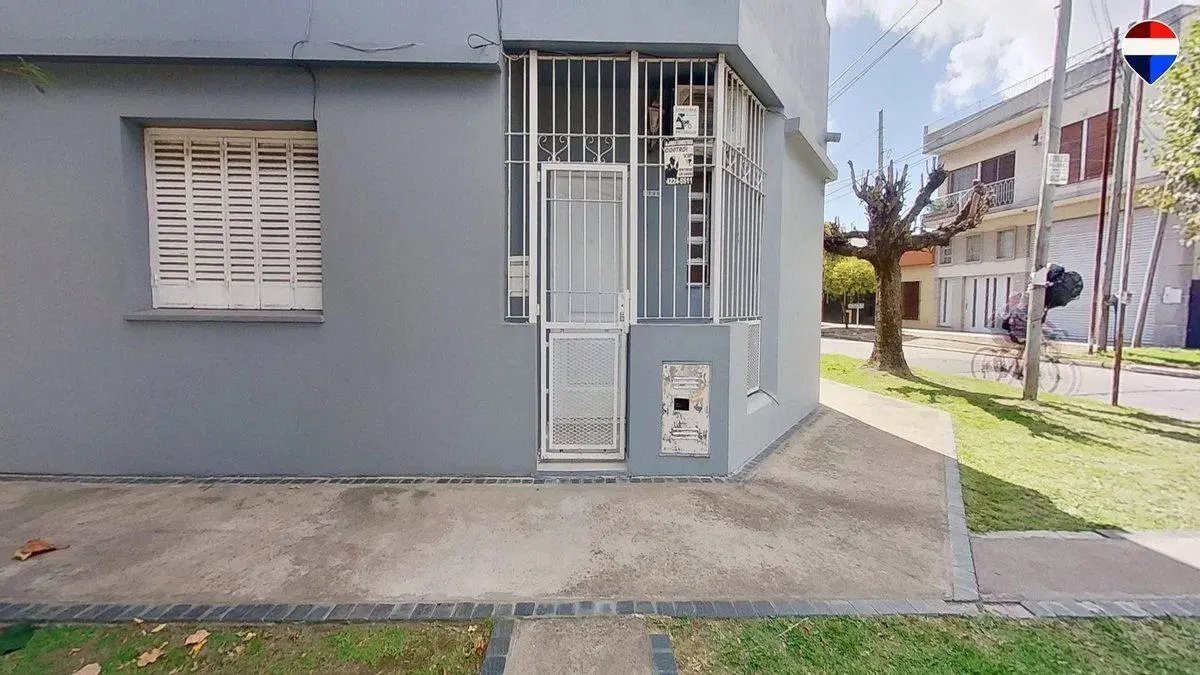 CASA VENTA QUILMES 3 DORMITORIOS PATIO Y TERRAZA 2