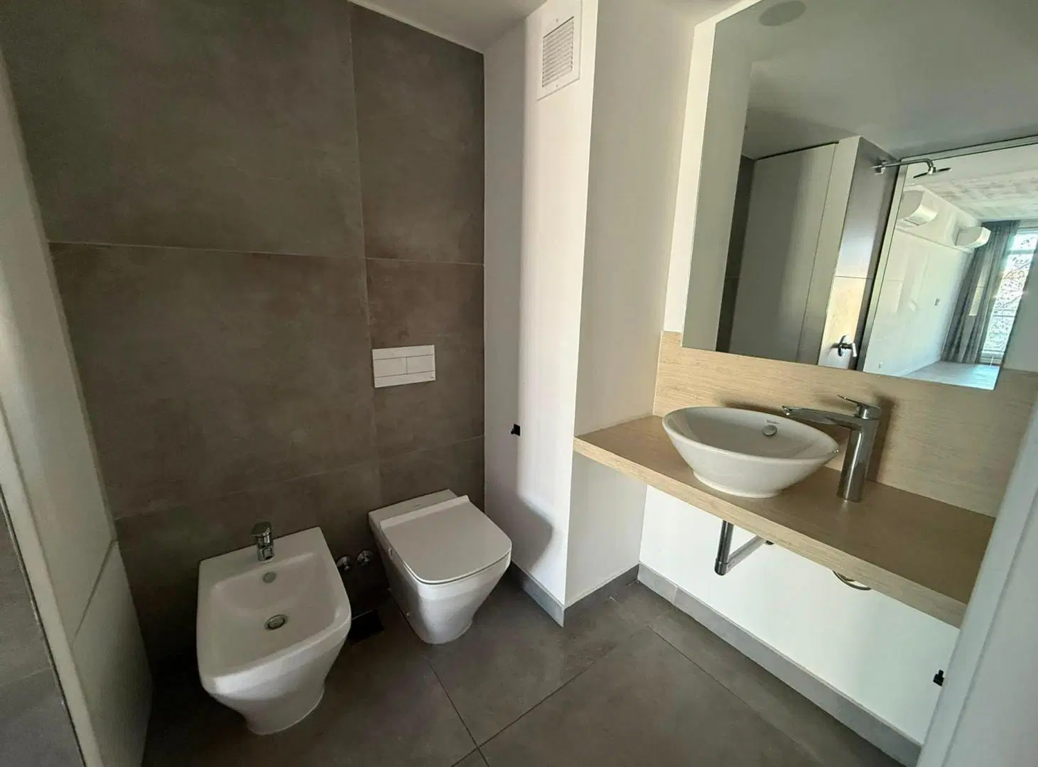 DEPARTAMENTO EN ALQUILER 1 AMBIENTE RETIRO 5