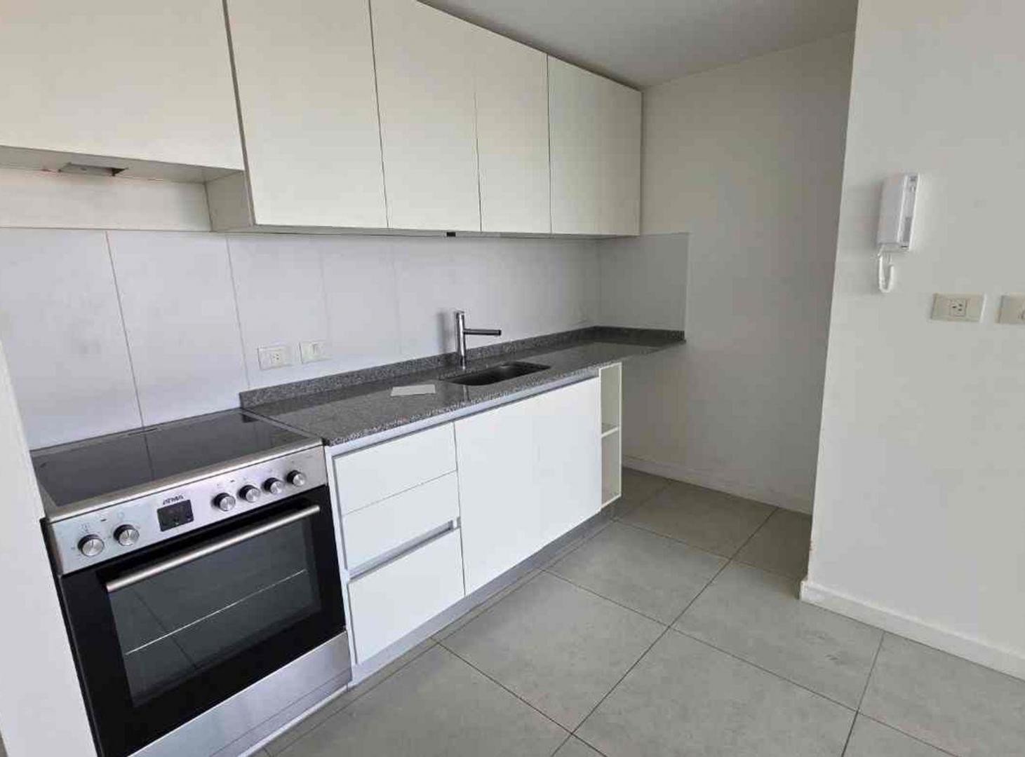 Foto de DEPARTAMENTO EN ALQUILER MONTE CASTRO 2 AMBIENTES, imagen 2