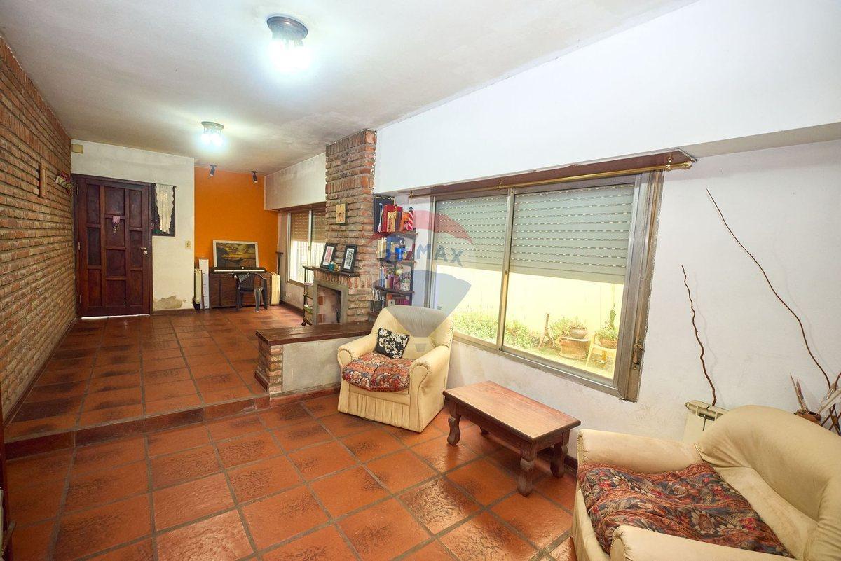 Foto de CASA EN VENTA VARELA 4 DORMITORIOS QUINCHO PILETA, imagen 4
