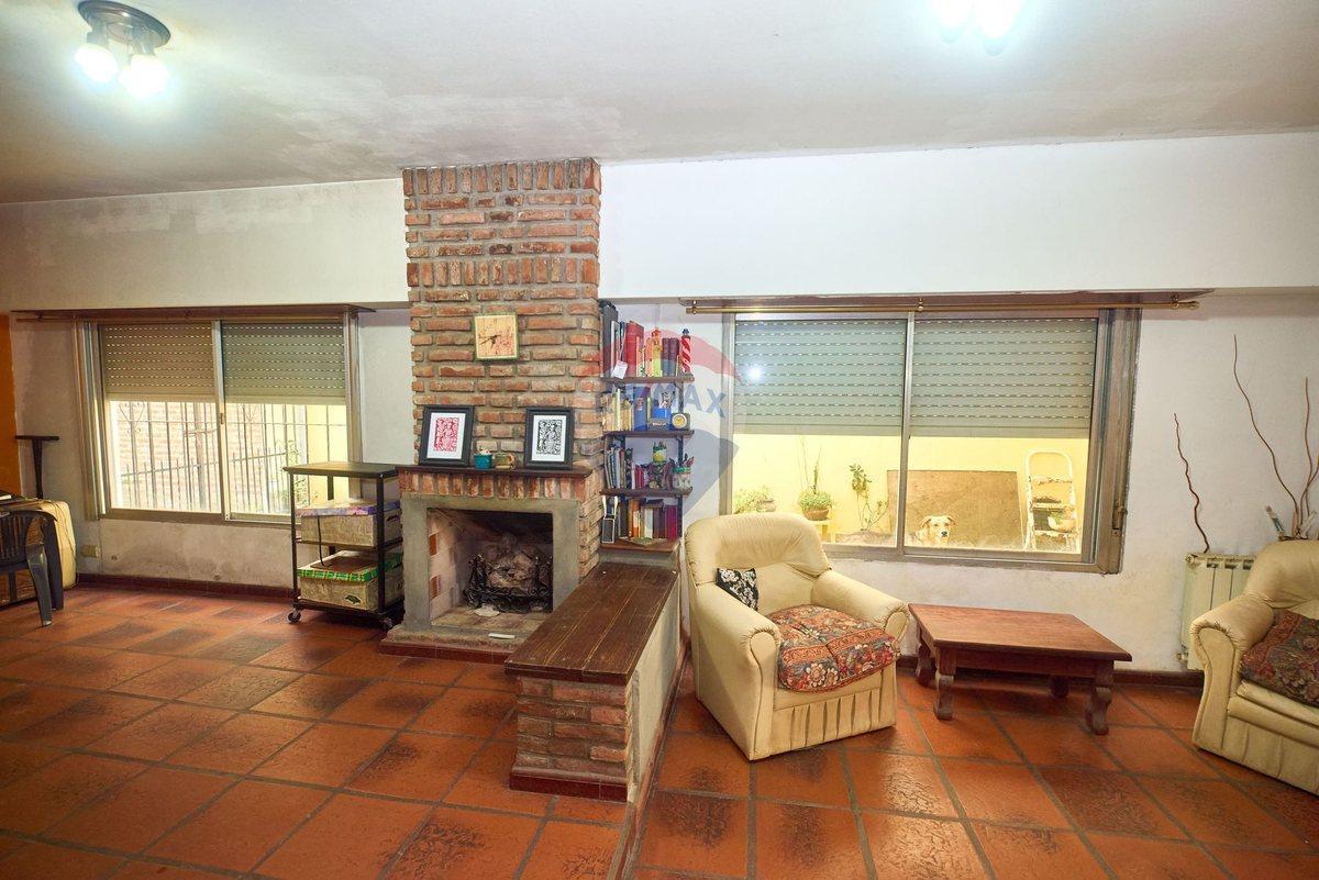 Foto de CASA EN VENTA VARELA 4 DORMITORIOS QUINCHO PILETA, imagen 1