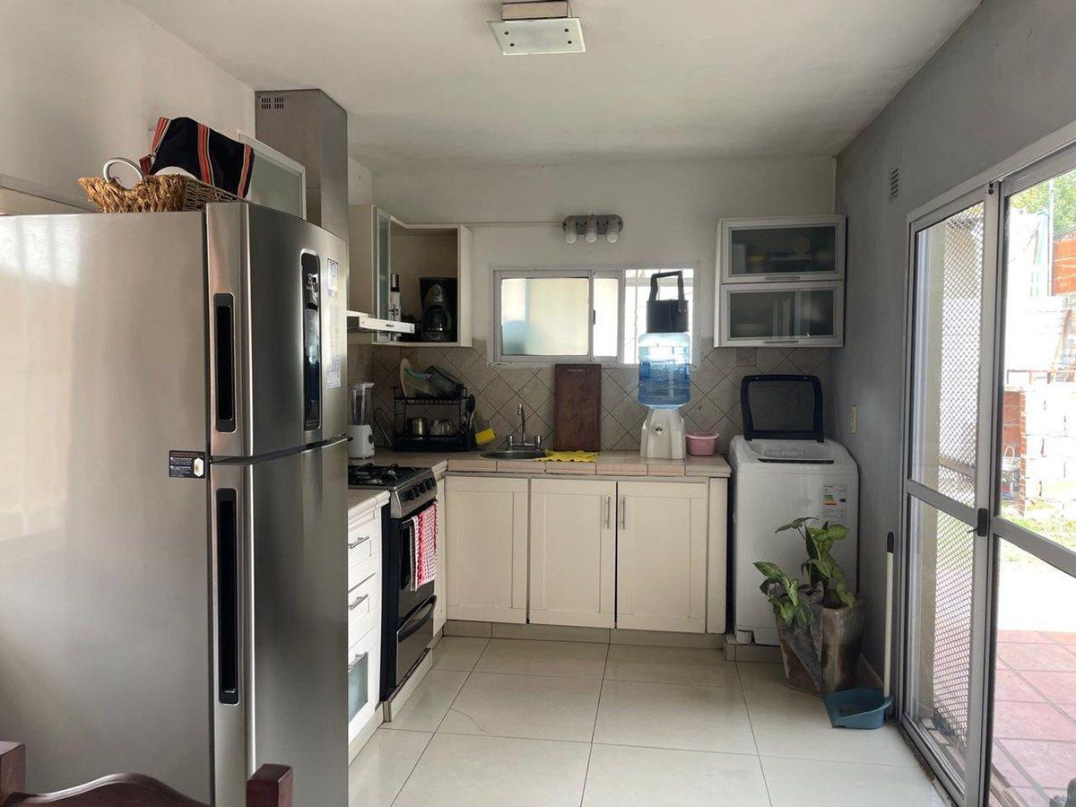 Foto de CASA EN VENTA LOS HORNOS EN PH, imagen 2