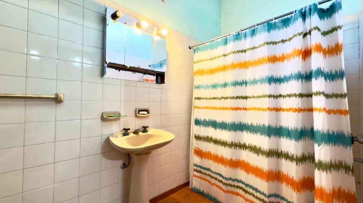 Foto de CASA EN VENTA LA PLATA 4 DORMITORIOS COCHERA, imagen 2