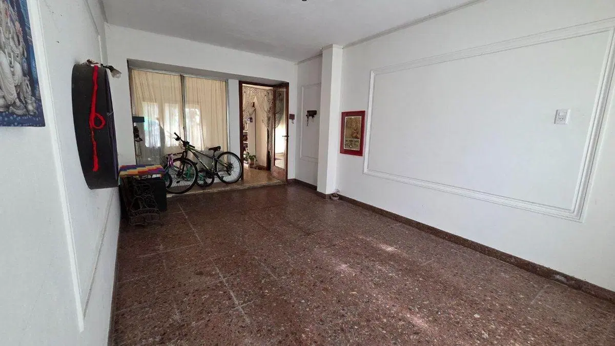 CASA EN VENTA EN BLOQUE LA PLATA 5