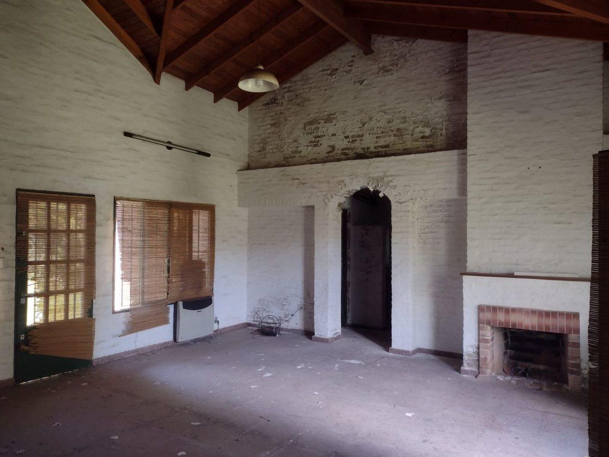 Foto de LOTE EN VENTA EN CITY BELL CON CASA A RECICLAR, imagen 5