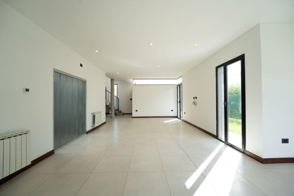 Foto de CASA EN VENTA GORINA 3 DORMITORIOS PARQUE PILETA, imagen 2