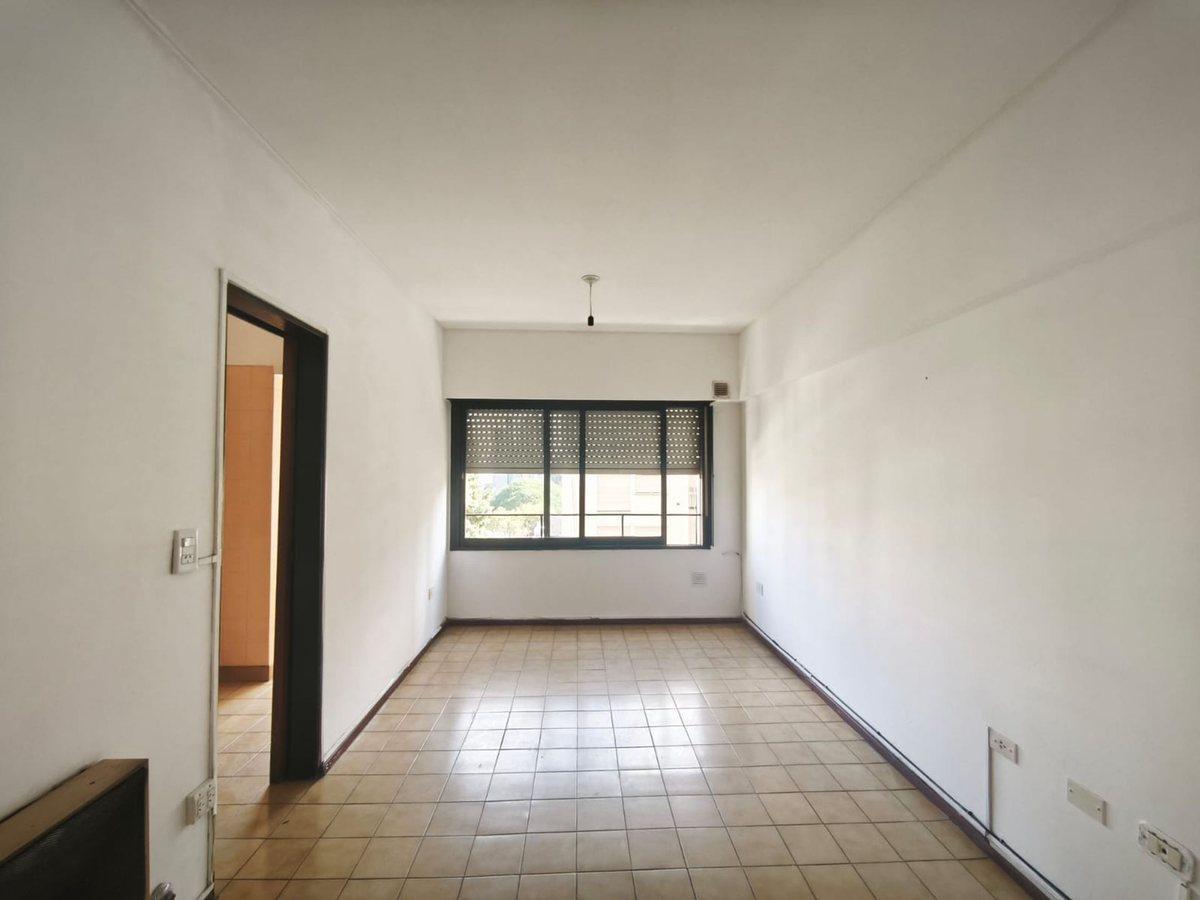 Foto de DEPARTAMENTO EN VENTA PLAZA ITALIA 2 DORMITORIOS, imagen 2