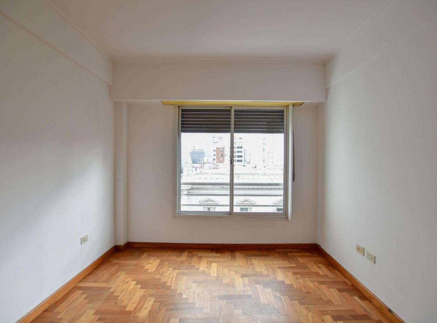 Foto de DEPARTAMENTO EN VENTA EN LA PLATA CON COCHERA, imagen 2