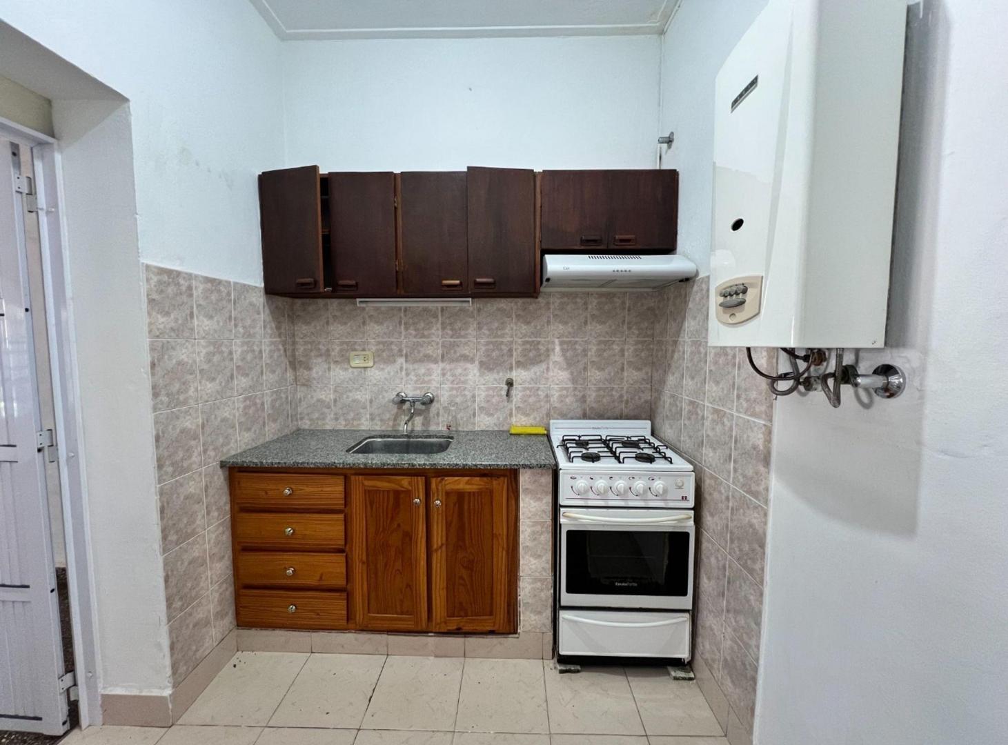 Foto de CASA EN VENTA CITY BELL 2 DORMITORIOS CON COCHERA, imagen 2