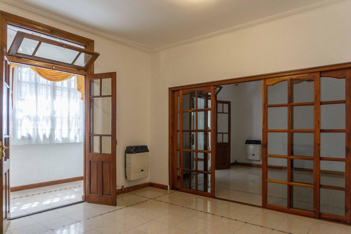 Foto de CASA EN VENTA LA PLATA PILETA 4 DORMITORIOS, imagen 3