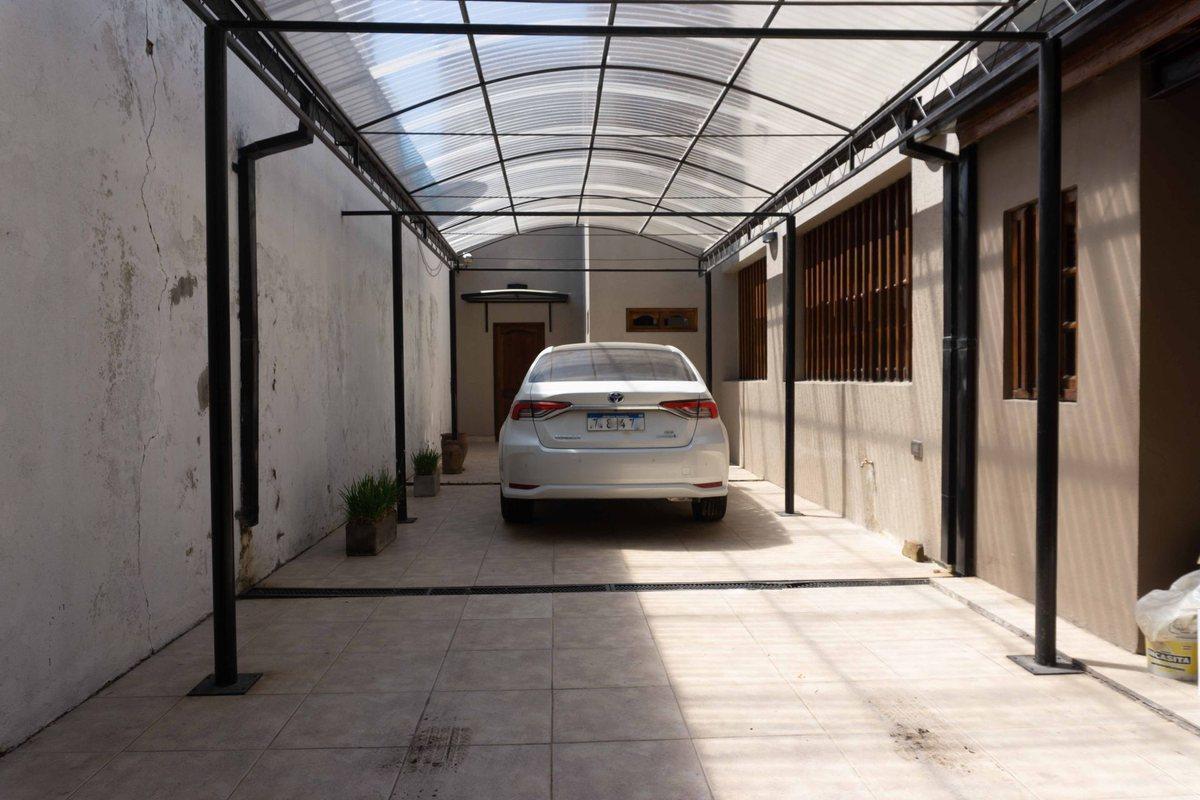 Foto de CASA EN VENTA LA PLATA PILETA 4 DORMITORIOS, imagen 2