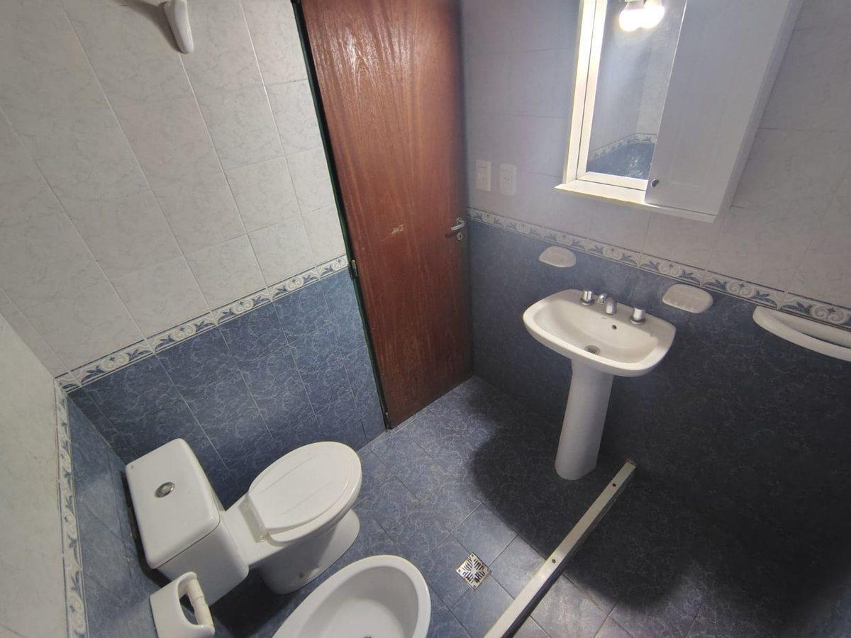 Foto de PH EN VENTA LA PLATA 1 DORMITORIO PATIO Y COCHERA, imagen 4