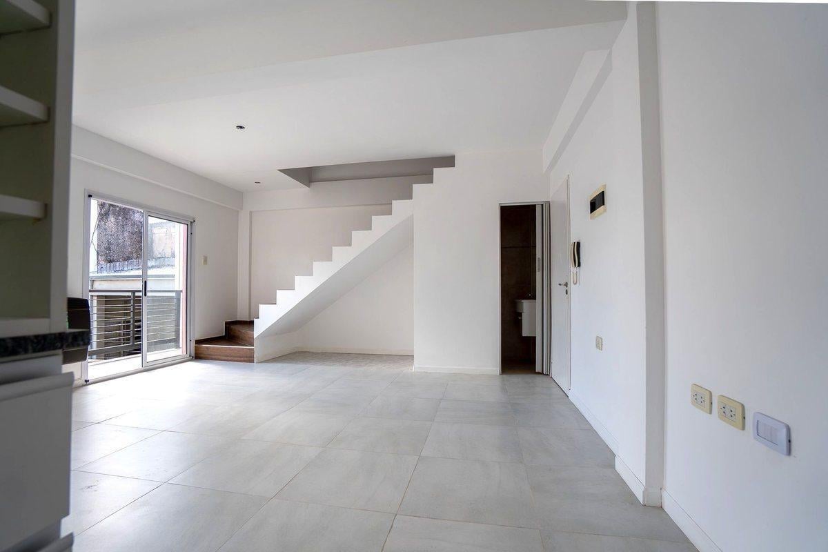 Foto de DUPLEX EN VENTA LA PLATA 2 DORMITORIOS A ESTRENAR, imagen 1