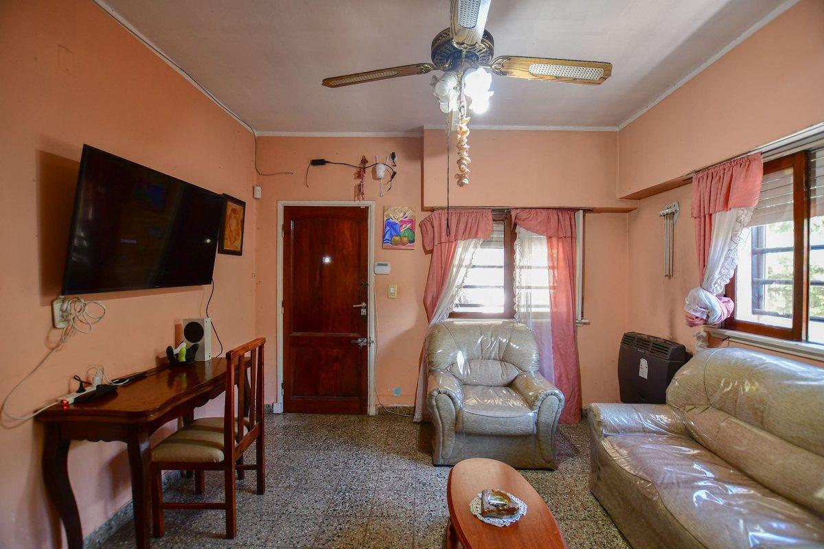 Foto de CASA VENTA LA PLATA 2 DORMITORIOS, imagen 1