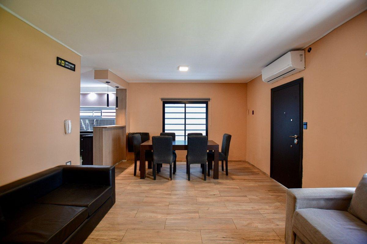 Foto de Casa en venta La Plata quincho, jardin y cochera, imagen 3