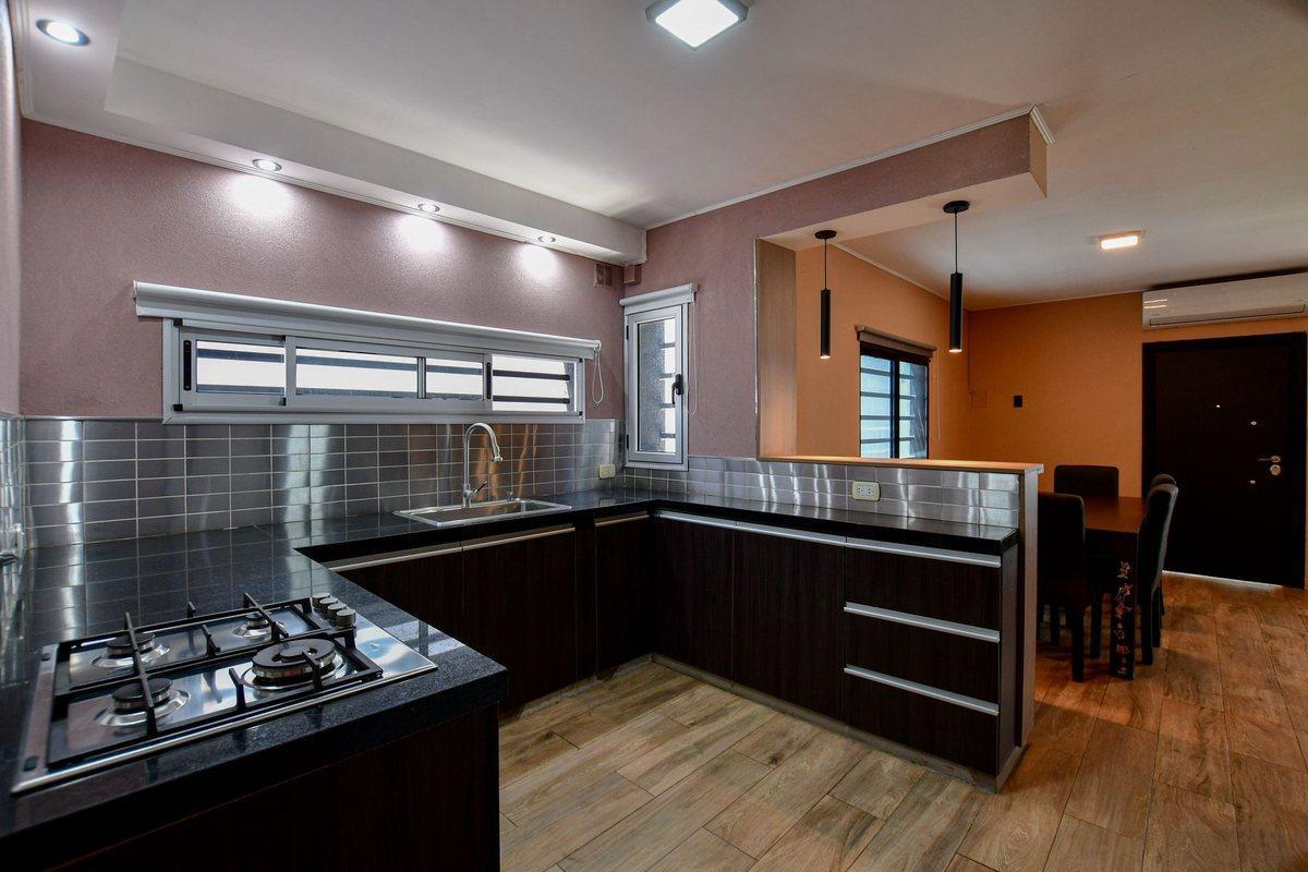 Foto de Casa en venta La Plata quincho, jardin y cochera, imagen 1